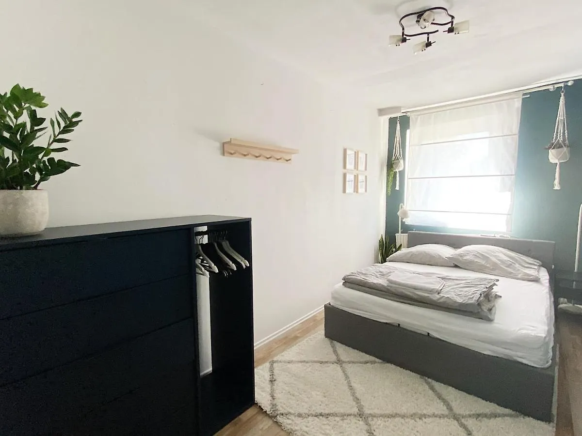 Praktische Wohnung In Hamburg Ottensen Nahe Der „Fabrik“ 0*,